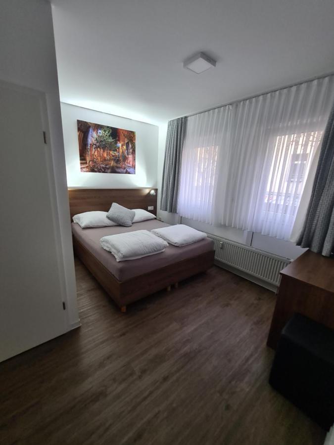 Pension Zwei A Leverkusen Exterior photo